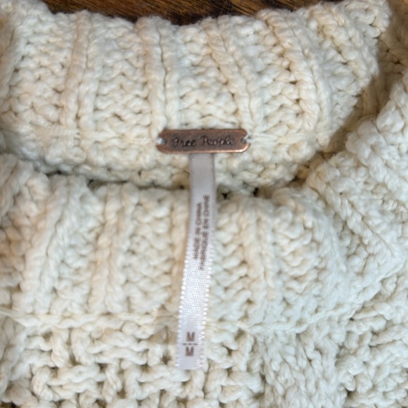 Free People ivory cropped cable sweater - Picture 2 of 5